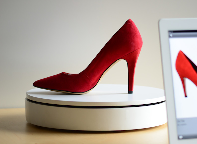 redshoe_and_ipad.png