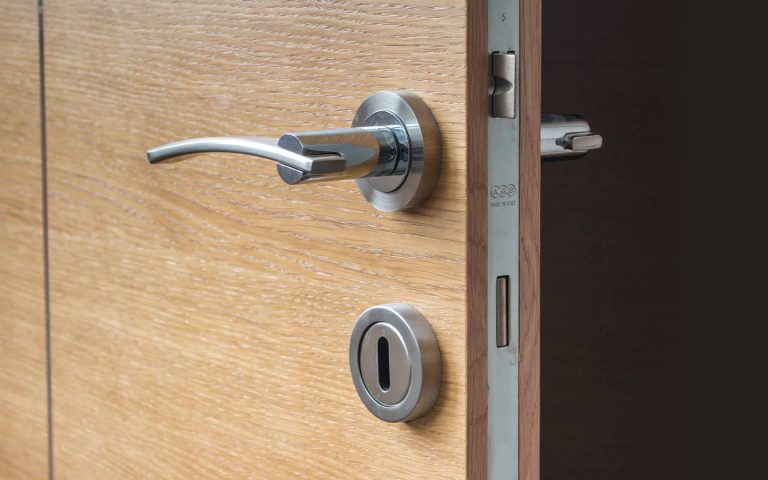 Hardware Door